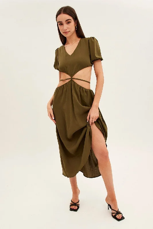 Midi dresses with printed lining for a hidden and stylish detail Green Cutout Midi Dress Midi dresses with printed lining for a hidden and stylish detail Green Cutout Midi Dress
