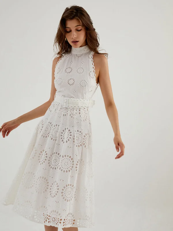 Midi dresses with tiered skirts for a bohemian festival look BerryBetty - Sunflowers Eyelet Midi Dress Midi dresses with tiered skirts for a bohemian festival look BerryBetty - Sunflowers Eyelet Midi Dress
