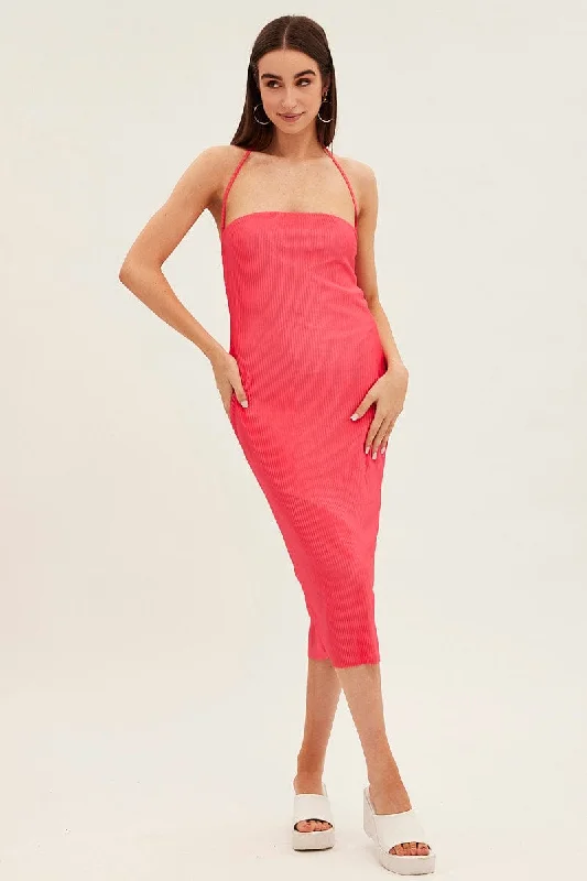 Midi dresses with ruched sleeves for a more fitted and stylish arm look Pink Midi Dress Bandeau Plisse Midi dresses with ruched sleeves for a more fitted and stylish arm look Pink Midi Dress Bandeau Plisse
