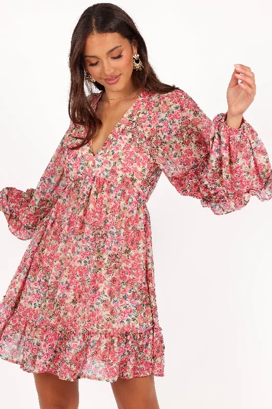 Mini dresses with fringe for a bohemian style Reese Long Sleeve Mini Dress - Pink Floral Mini dresses with fringe for a bohemian style Reese Long Sleeve Mini Dress - Pink Floral