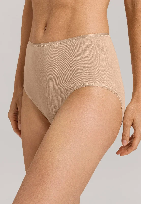 Women's thong briefs with a beaded waistbandCotton Seamless Maxi Briefs
