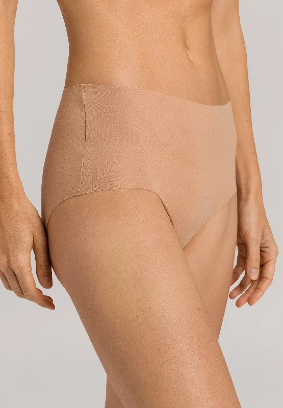 Women's cheeky briefs with a cut - out sideInvisible Cotton Full Briefs