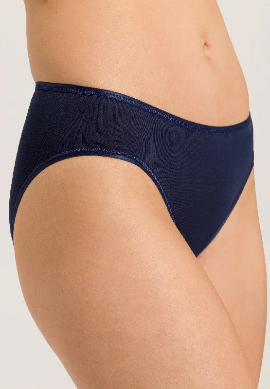 Women's compression briefs for improved circulationCotton Seamless-Midi Briefs