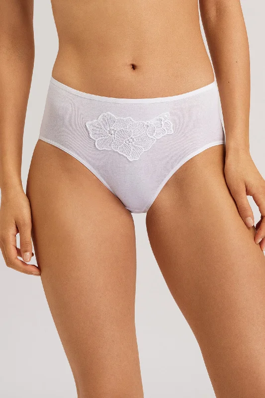 Women's hipster briefs with a ribbed textureNaila - Maxi Briefs