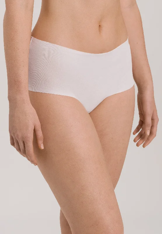 Women's low - rise briefs in a seamless designInvisible Cotton Full Briefs