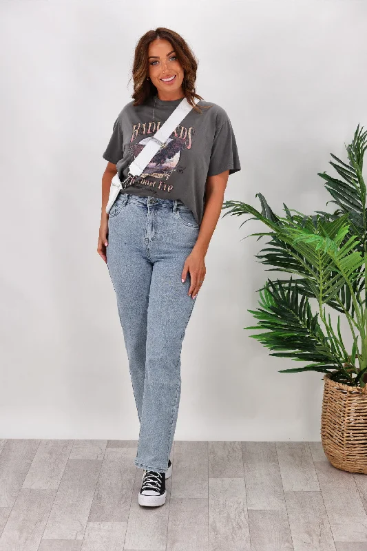 Women's Tight Trousers with Drawstring Waist in Khaki for a Relaxed and Adjustable FitSilent Theory Mila Comfort Straight Jean Light Blue Women's Tight Trousers with Drawstring Waist in Khaki for a Relaxed and Adjustable FitSilent Theory Mila Comfort Straight Jean Light Blue