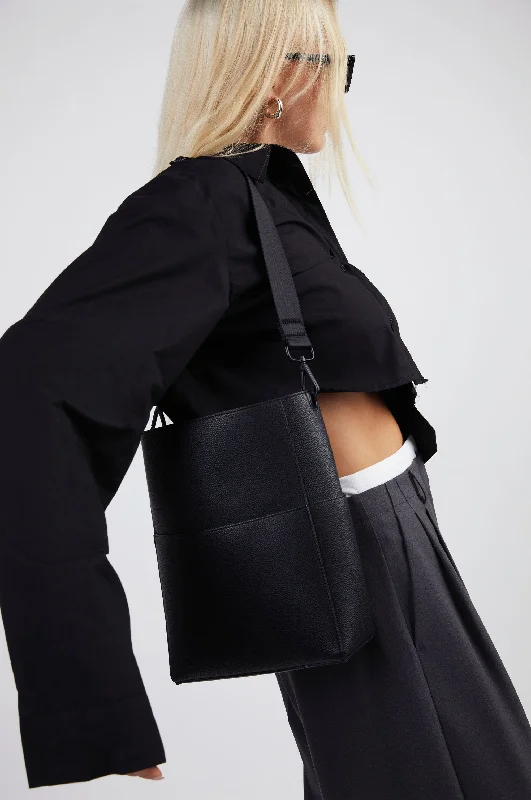 boyfriend style women cardigan for a relaxed fitBOXY TOTE