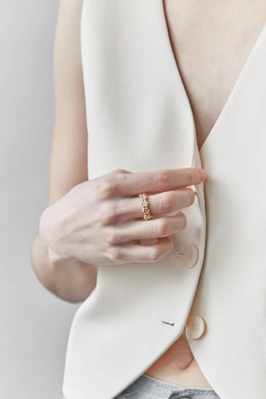 cashmere blend women cardigan for a luxurious feelFLOWER BAND RING