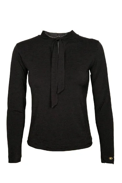 Halter Neck Women Dress to Show Off the Shoulders and NecklineMona Bow Top