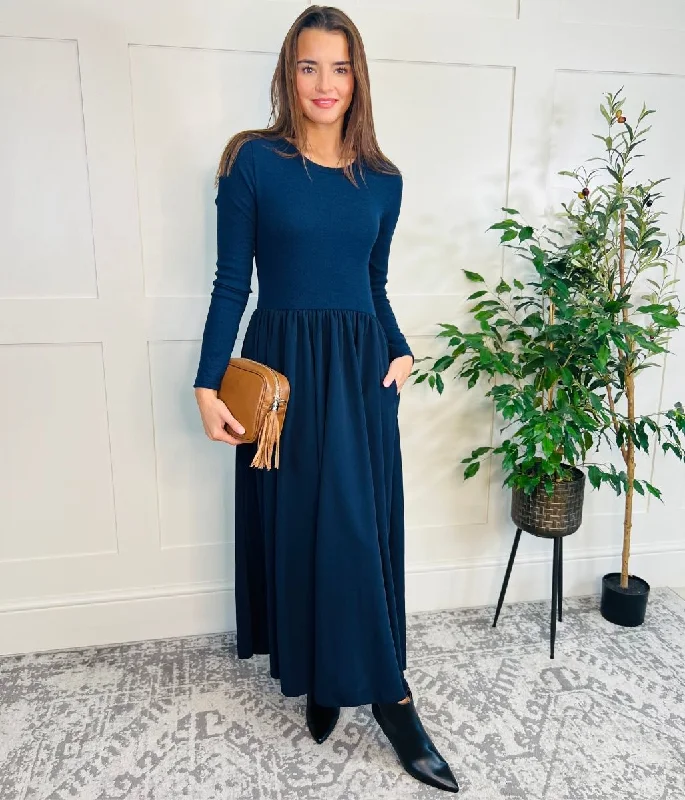 Halter Neck Women Dress to Show Off the Shoulders and Neckline Halter Neck Women Dress to Show Off the Shoulders and Neckline Navy Knitted Bodice Midi Dress Halter Neck Women Dress to Show Off the Shoulders and Neckline Halter Neck Women Dress to Show Off the Shoulders and Neckline Navy Knitted Bodice Midi Dress