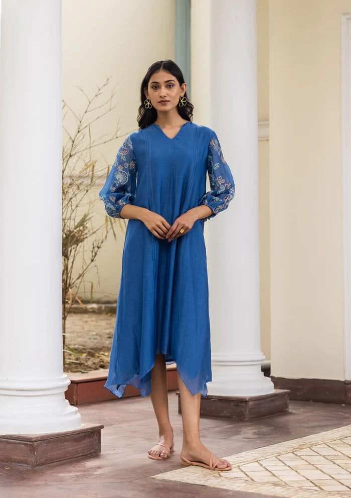 Sleeveless Women Dress in Bright Colors for Summer Parties Sleeveless Women Dress in Bright Colors for Summer Parties OCEAN BLUE FLORAL DRESS Sleeveless Women Dress in Bright Colors for Summer Parties Sleeveless Women Dress in Bright Colors for Summer Parties OCEAN BLUE FLORAL DRESS