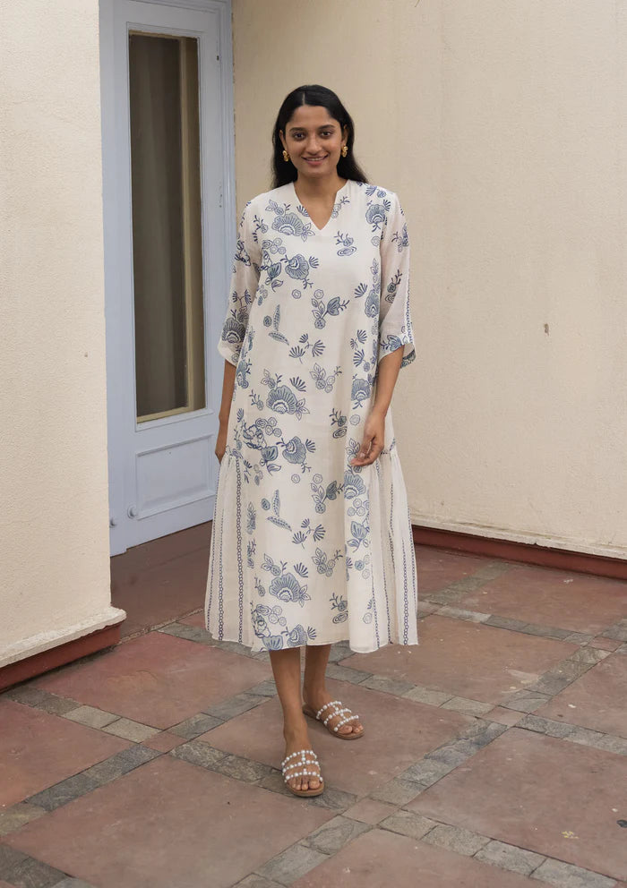 Long - Sleeve Women Dress in Velvet for a Luxurious Winter Look Long - Sleeve Women Dress in Velvet for a Luxurious Winter Look PEARL FLORAL DRESS Long - Sleeve Women Dress in Velvet for a Luxurious Winter Look Long - Sleeve Women Dress in Velvet for a Luxurious Winter Look PEARL FLORAL DRESS