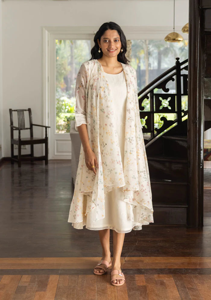 Maxi Women Dress with Floral Print for a Bohemian Vibe Maxi Women Dress with Floral Print for a Bohemian Vibe PEARL FLORAL JACKET DRESS Maxi Women Dress with Floral Print for a Bohemian Vibe Maxi Women Dress with Floral Print for a Bohemian Vibe PEARL FLORAL JACKET DRESS