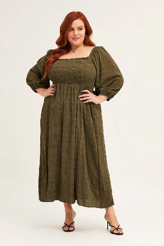 Midi dresses with ribbed textures for a unique and tactile appearanceGreen 3/4 Sleeve Shirred Midi Dress Midi dresses with ribbed textures for a unique and tactile appearanceGreen 3/4 Sleeve Shirred Midi Dress