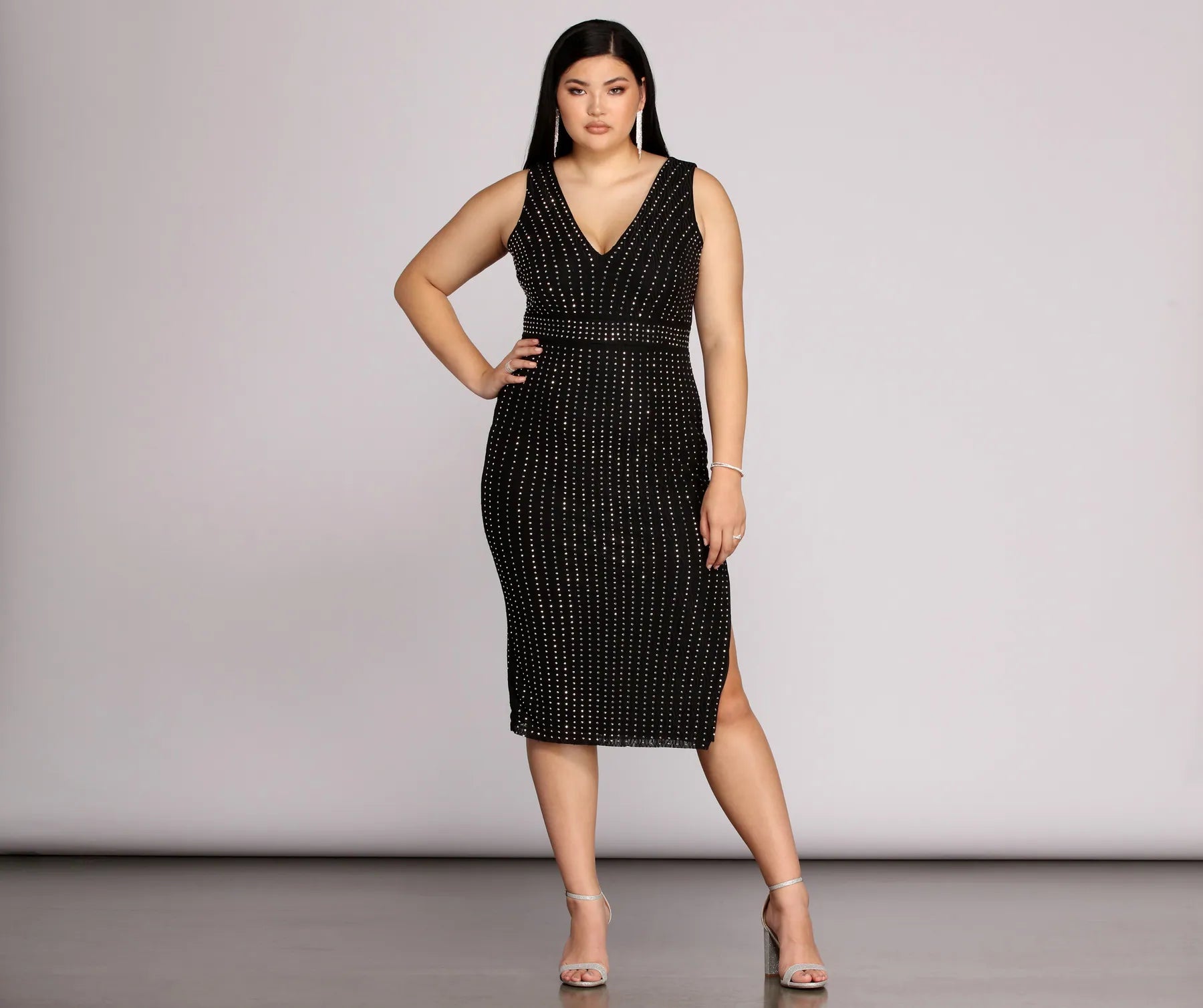 Velvet midi dresses in jewel tones for a glamorous winter eventPlus Arielle Heat Stone Midi Dress Velvet midi dresses in jewel tones for a glamorous winter eventPlus Arielle Heat Stone Midi Dress