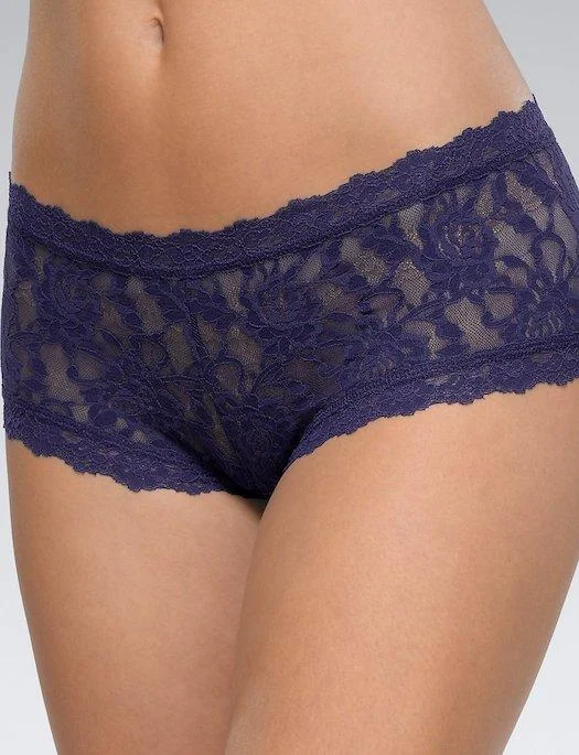 Shaper with a slimming effect on thighs​Hanky Panky Signature Lace Boyshort