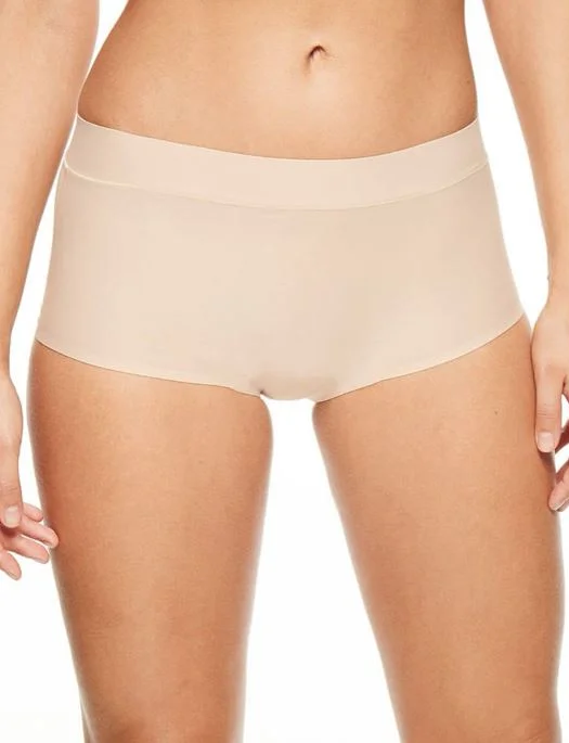 Shaper with a thong design for no visible panty lines​Chantelle Soft Stretch Regular Boyshort