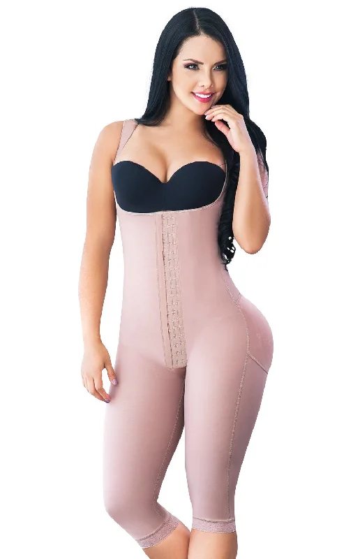 Shaper for a cocktail dress to enhance charm​3026 Meli Long Leg