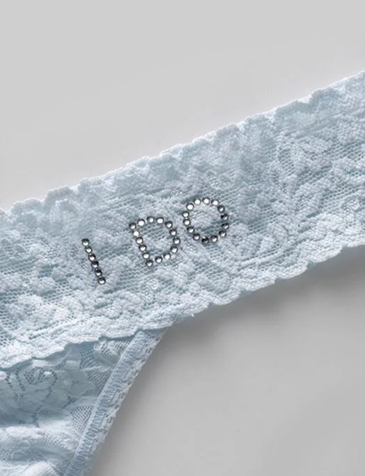 Shaper with a compression level adjustable by zonesHanky Panky "I Do" Signature Lace Low Rise Thong Shaper with a compression level adjustable by zonesHanky Panky "I Do" Signature Lace Low Rise Thong
