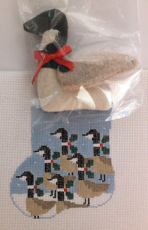 CM349 Geese Group Mini Sock with Goose Insert