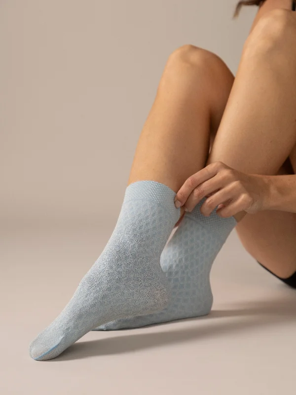 women tights for yoga and Pilates sessionsDiamond Light Socks in Powder Blue