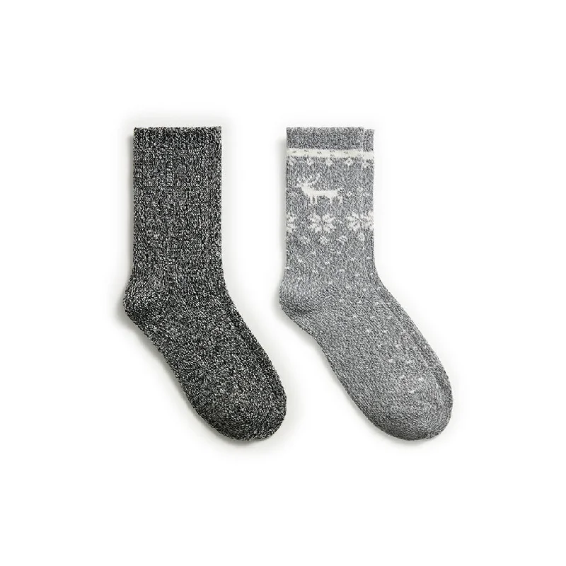 Beach - style stockings for a coastal lookScallop Edge Snowflake Reindeer Crew Sock 2-Pack Beach - style stockings for a coastal lookScallop Edge Snowflake Reindeer Crew Sock 2-Pack
