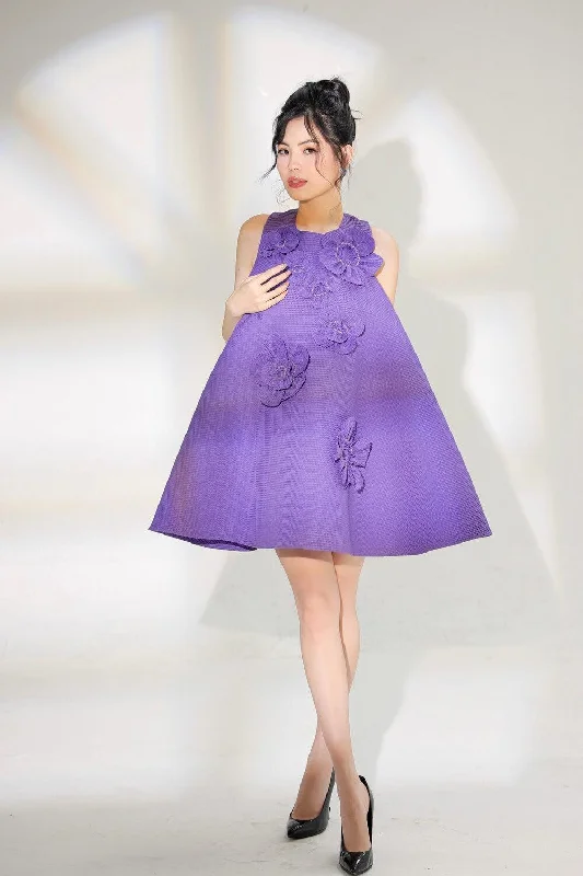 Mini dresses with gathered skirts for a voluminous effectAutumn Round Neck Dress
