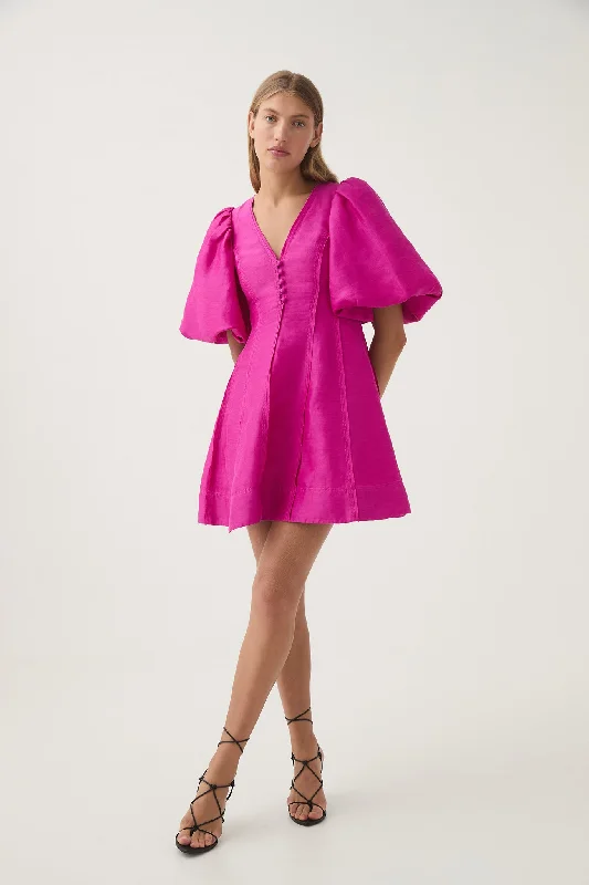 Mini dresses with gathered skirts for a voluminous effectDusk Puff Sleeve Mini Dress Mini dresses with gathered skirts for a voluminous effectDusk Puff Sleeve Mini Dress
