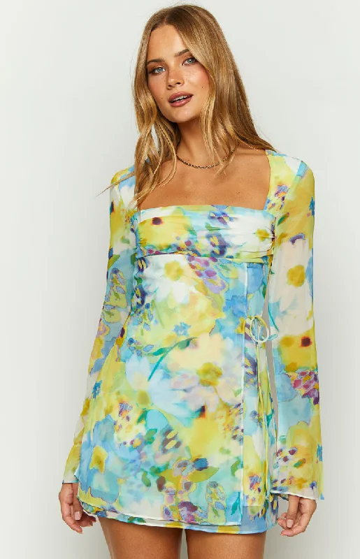 Mini dresses with pleated skirts for a classic lookLucy Blue Floral Long Sleeve Mini Dress Mini dresses with pleated skirts for a classic lookLucy Blue Floral Long Sleeve Mini Dress