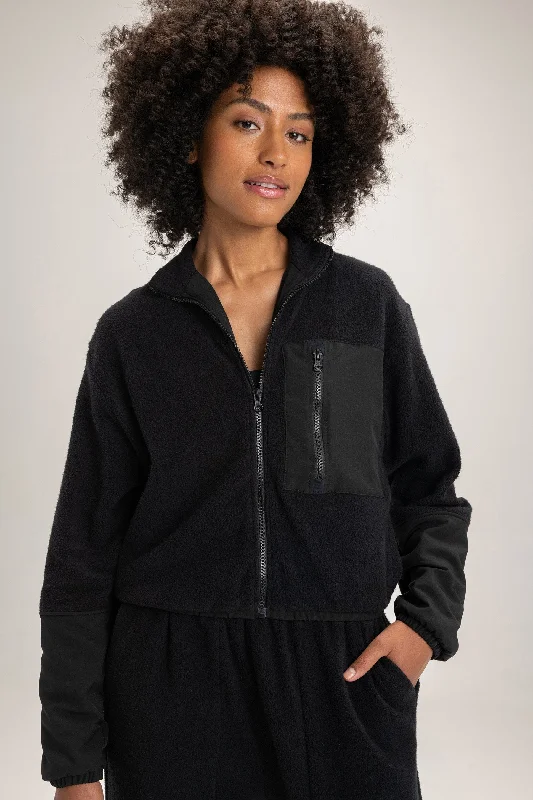 Women's long - sleeve wool coats in a houndstooth pattern for a classic charmCloud Jacket Women's long - sleeve wool coats in a houndstooth pattern for a classic charmCloud Jacket