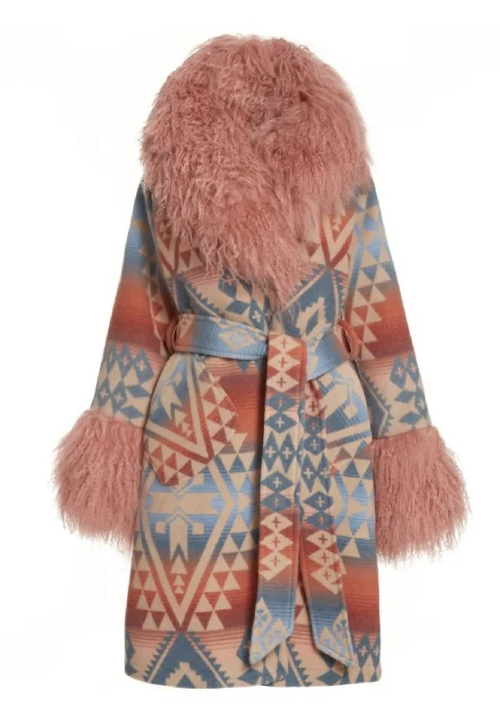 Petite women's wool blend coats with a tailored fit for a flattering silhouettePre-Loved Women's Canyonlands Smoking Robe In Pink
