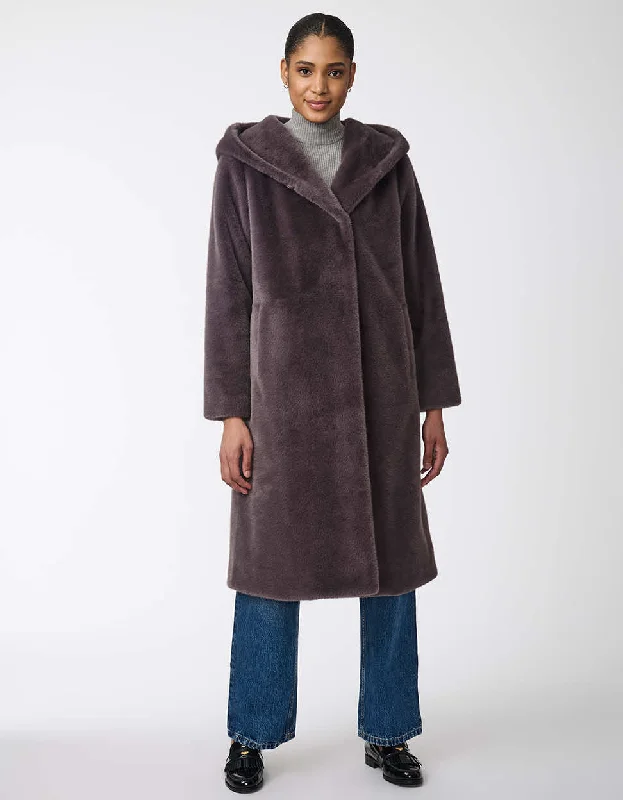 Petite women's wool blend coats with a tailored fit for a flattering silhouetteUrban Elegance Coat Petite women's wool blend coats with a tailored fit for a flattering silhouetteUrban Elegance Coat