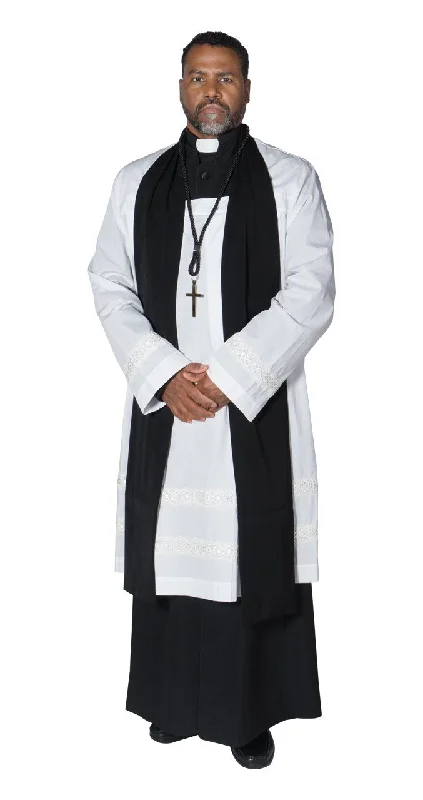 women robes with a color - blocking effectClergy Tippet