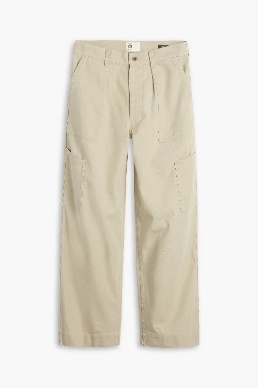 Solid Color Women Shorts in Bright Hues for a Bold StatementDockers® x Transnomadica Trouser Solid Color Women Shorts in Bright Hues for a Bold StatementDockers® x Transnomadica Trouser