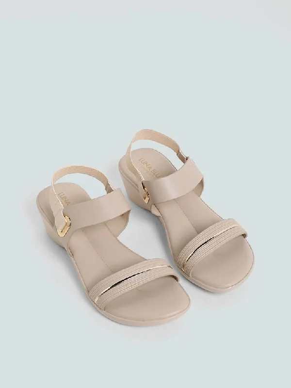 Ruffled Hem Women Shorts to Add a Feminine TouchLUNA BLU Beige Slingback Sandals