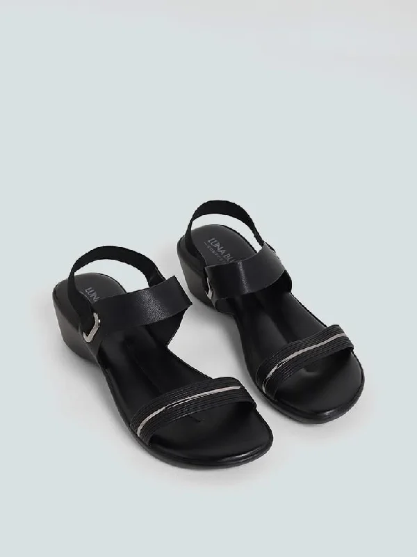 Embroidered Women Shorts with Intricate DesignsLUNA BLU Black Slingback Sandals