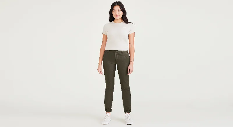Cargo Women Shorts with Multiple Pockets for FunctionalityWeekend Chinos, Slim Fit